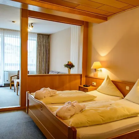 Henkenhof 3* فيلنغن