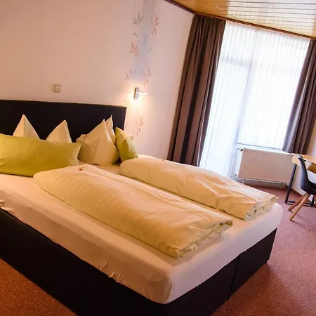 Henkenhof 3* فيلنغن